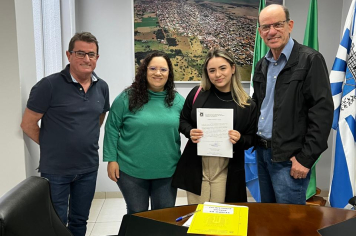 Prefeitura de Amambai inicia a semana com posse de dois novos servidores