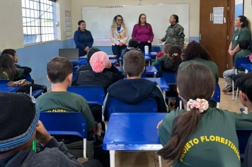 Projeto Florestinha recebe palestra educativa da campanha Maio Laranja em Amambai