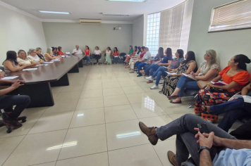 Diretores de escola participam de reunião na Prefeitura de Amambai