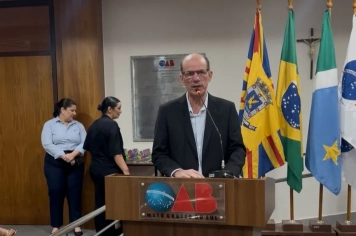 OAB/MS homenageia prefeito Sérgio Barbosa por apoio ao Congresso Autismo sem Fronteira em sessão do Conselho Seccional