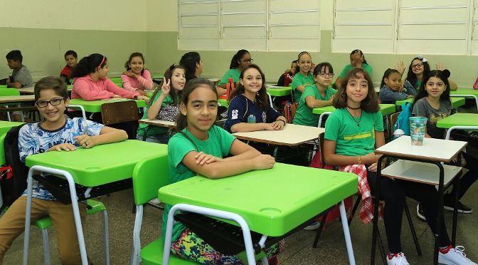 230 mil estudantes da Rede Estadual de Ensino retornam às aulas nesta segunda-feira