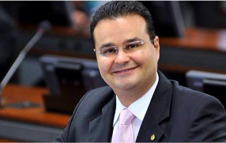 Fábio Trad doa 30 molinetes para serem sorteados durante Feira do Peixe Vivo