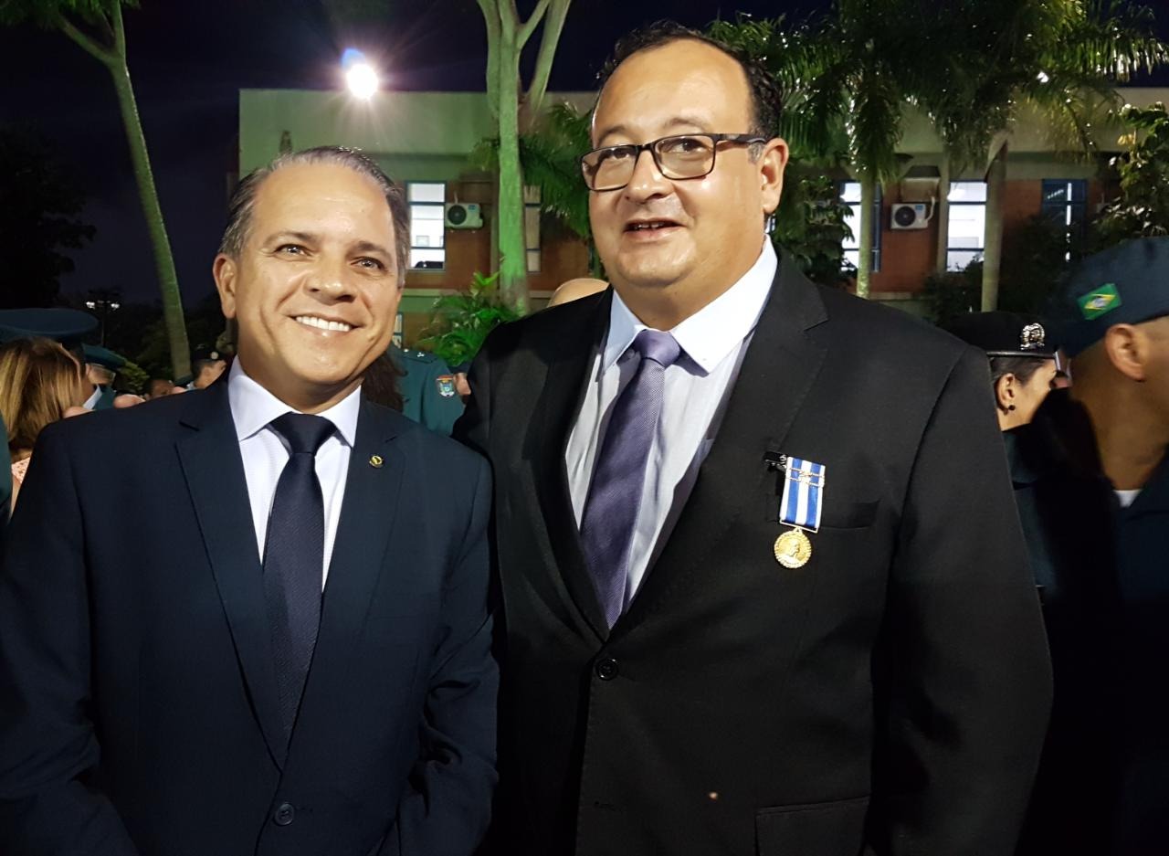 Prefeito de Amambai recebe outorga da Medalha Tiradentes em Campo Grande