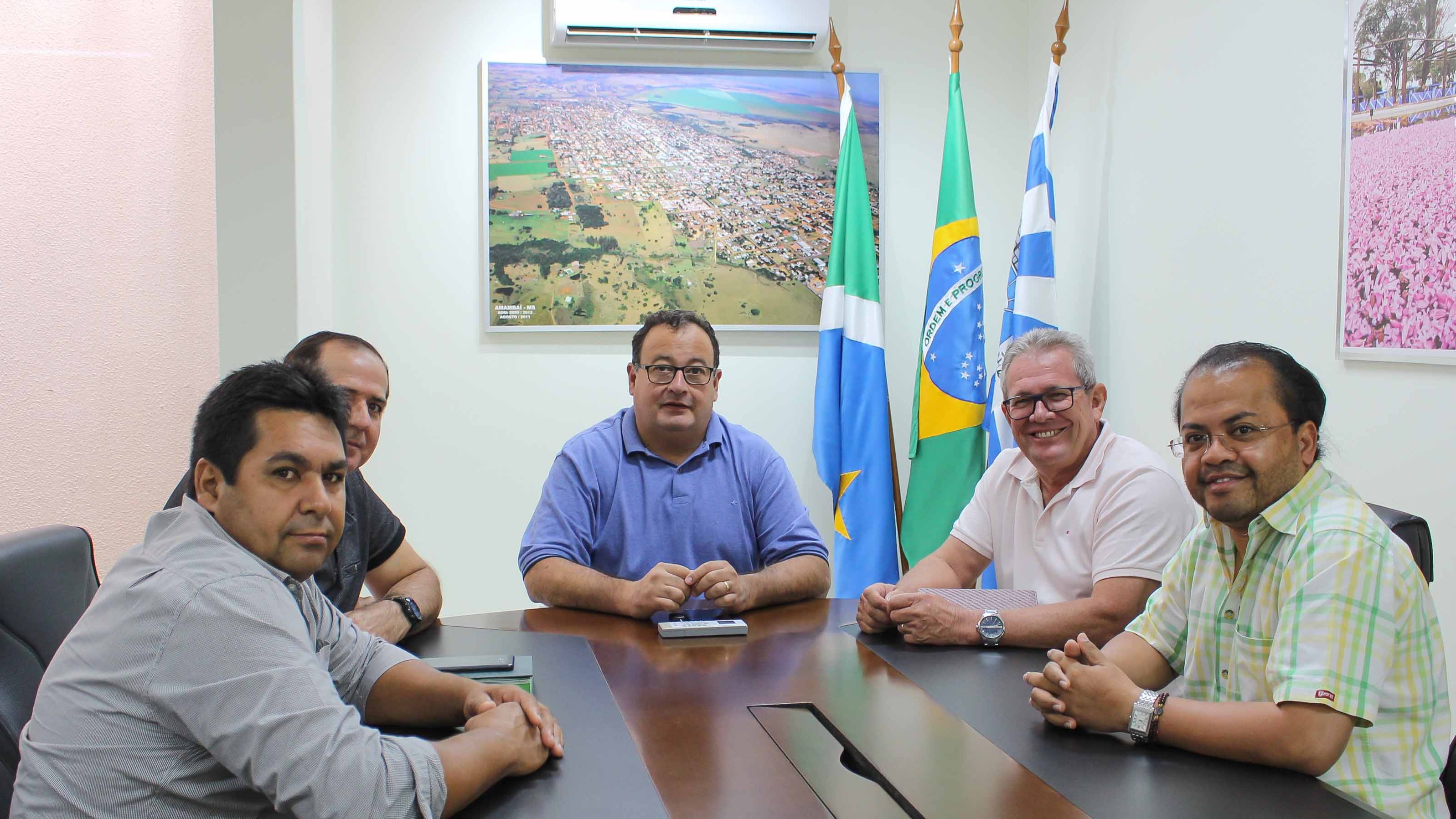 Prefeito recebe comissão organizadora da Festa da Padroeira