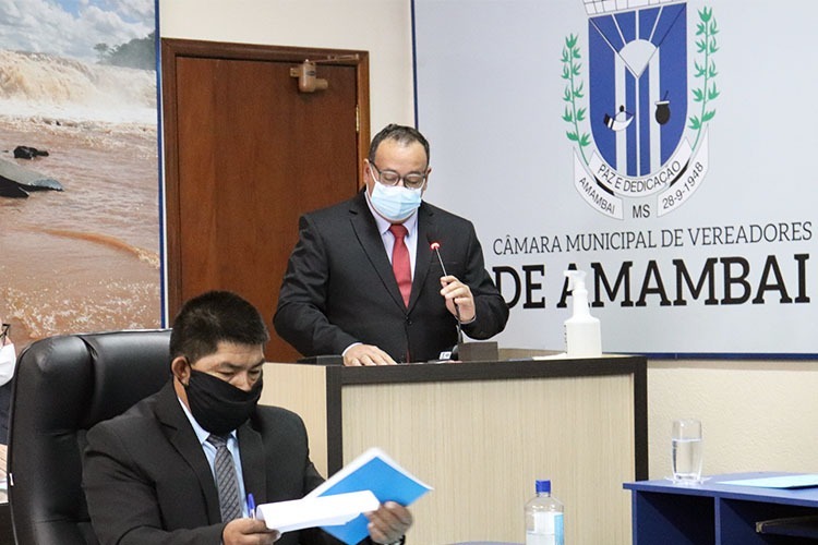 Prefeito de Amambai leva mensagem ao legislativo durante sessão de abertura dos trabalhos da Câmara