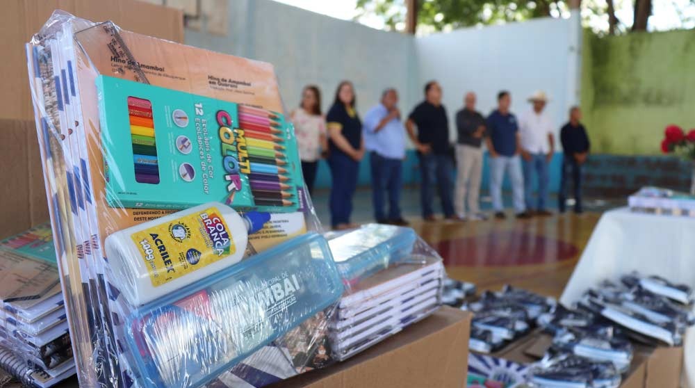 Prefeitura de Amambai inicia entrega de kits escolares a alunos da rede municipal de ensino