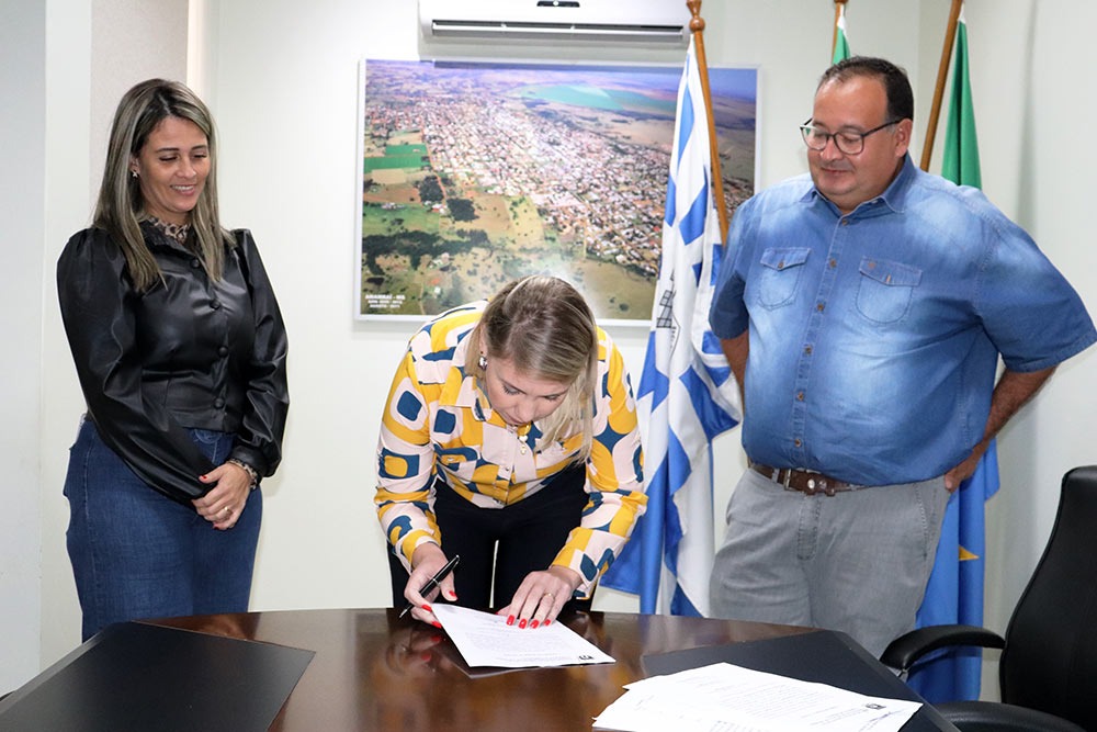 Prefeitura de Amambai dá posse a 10 novas servidoras