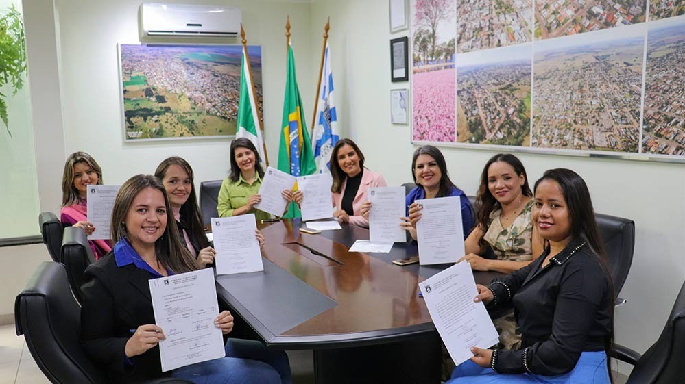 Prefeitura de Amambai empossa novas servidoras das secretarias municipais de Saúde e Educação