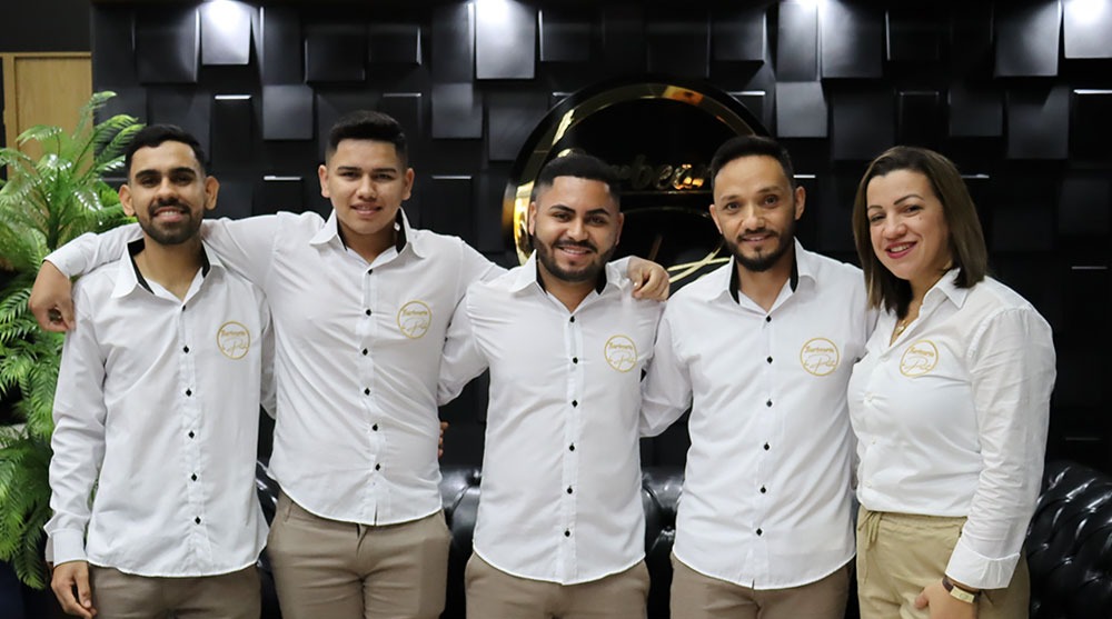 Ademir Nolasco fortalece ramo de beleza masculina inaugurando a Barbearia do Pastor