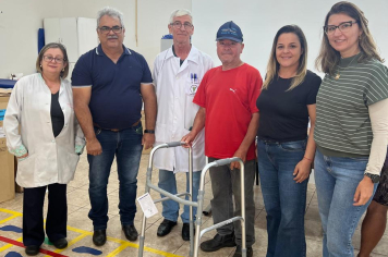 Prefeitura de Amambai entrega equipamentos de mobilidade a usuários do SUS