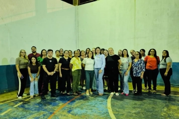 Escola Júlio Manvailler promove palestra para pais sobre os riscos da infantolatria