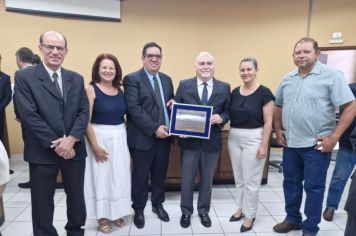 Prefeitura prestigia entrega de Título de Cidadão Amambaiense ao Desembargador Sérgio Fernandes Martins