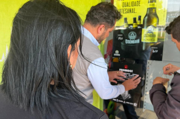 Ação de conscientização percorre conveniências de Amambai com apoio do Ministério Público