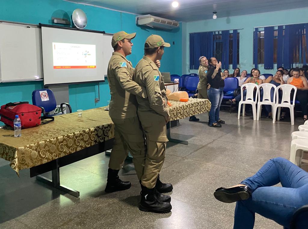 Prefeitura de Amambai e Corpo de Bombeiros realiza capacitação de primeiros socorros para profissionais da Educação Infantil