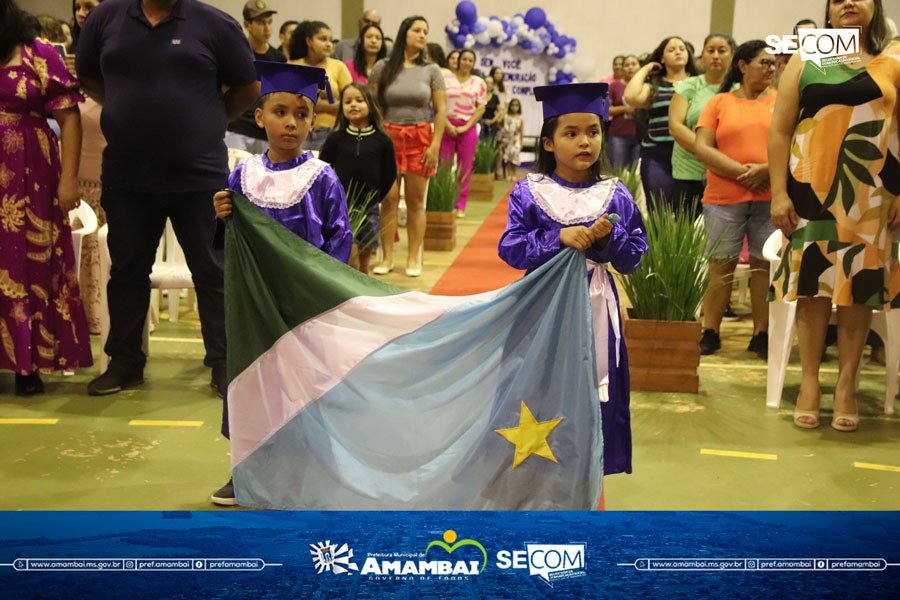Com muita emoção, alunos da Escola Municipal Ayrton Senna se formam no Pré