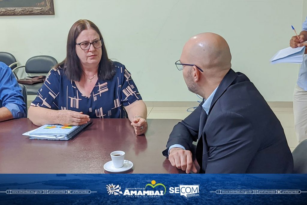 Secretário de Estado de Educação participa de reunião na Prefeitura de Amambai