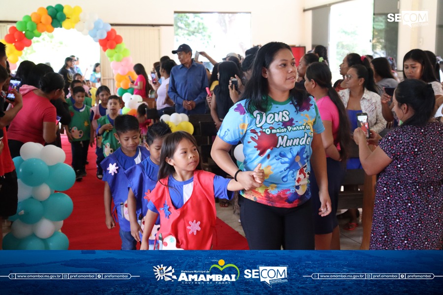 Emoção e cultura marcam a formatura das turmas do Pré na Escola Municipal Mitã Rory