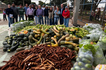Vila Cristina recebe mais uma entrega de alimentos do Programa de Aquisição de Alimentos (PAA)