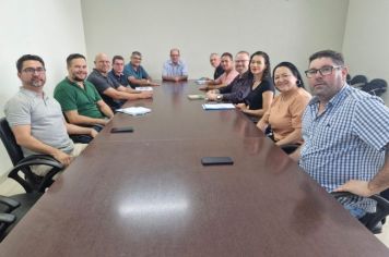 Prefeito Sérgio Barbosa inicia gestão com visitas às secretarias e ações de corte de gastos 