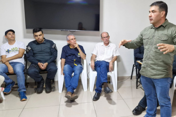 Reunião define medidas de segurança para entrega de cestas na Aldeia Limão Verde