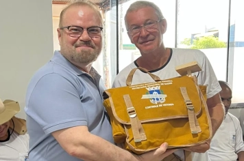 PREFEITURA REALIZA ENTREGA DE EQUIPAMENTOS DE PROTEÇÃO INDIVIDUAL AOS AGENTES DE COMBATE ÀS ENDEMIAS