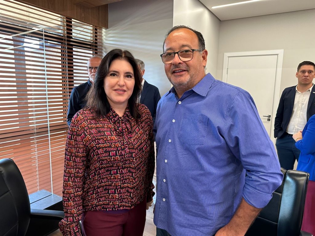 Prefeito Bandeira se reúne com Governador e Ministra do Planejamento para definir detalhes sobre o anel viário de Amambai