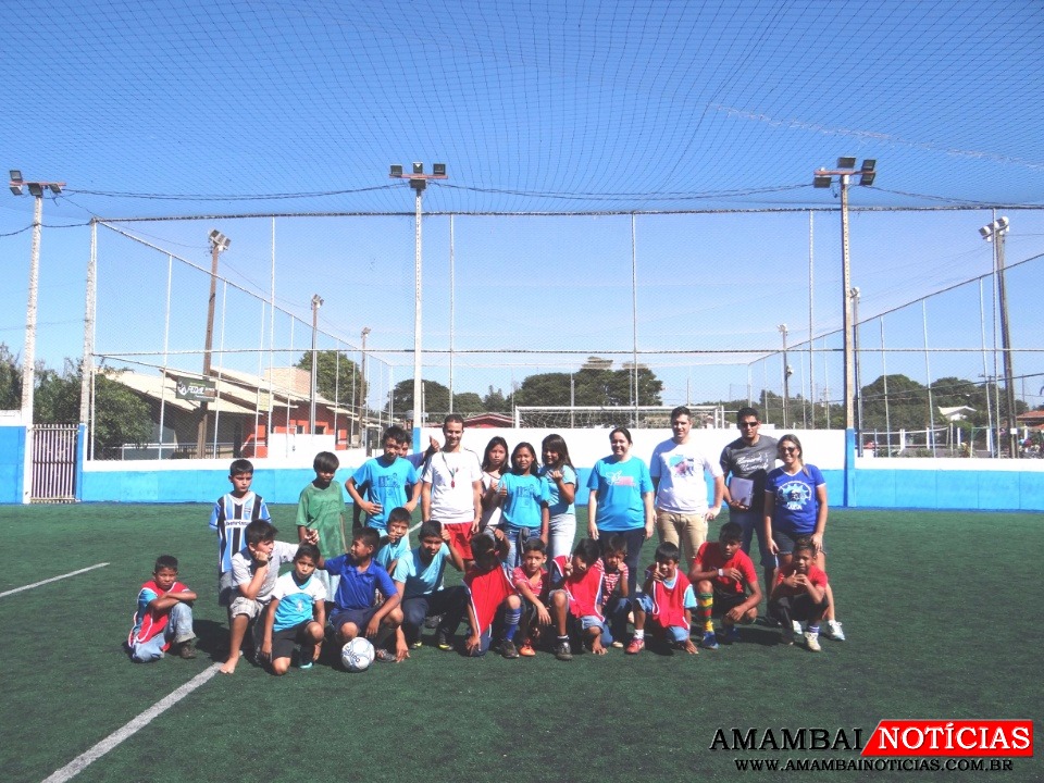 Projeto Chute Certo atende crianças carentes em Amambai
