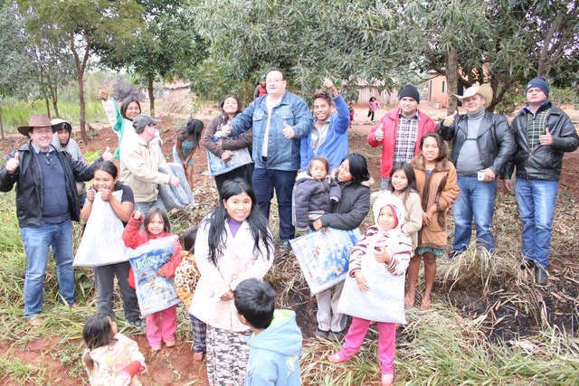 Prefeitura entrega cobertores para as famílias Indígenas do Município de Amambai.