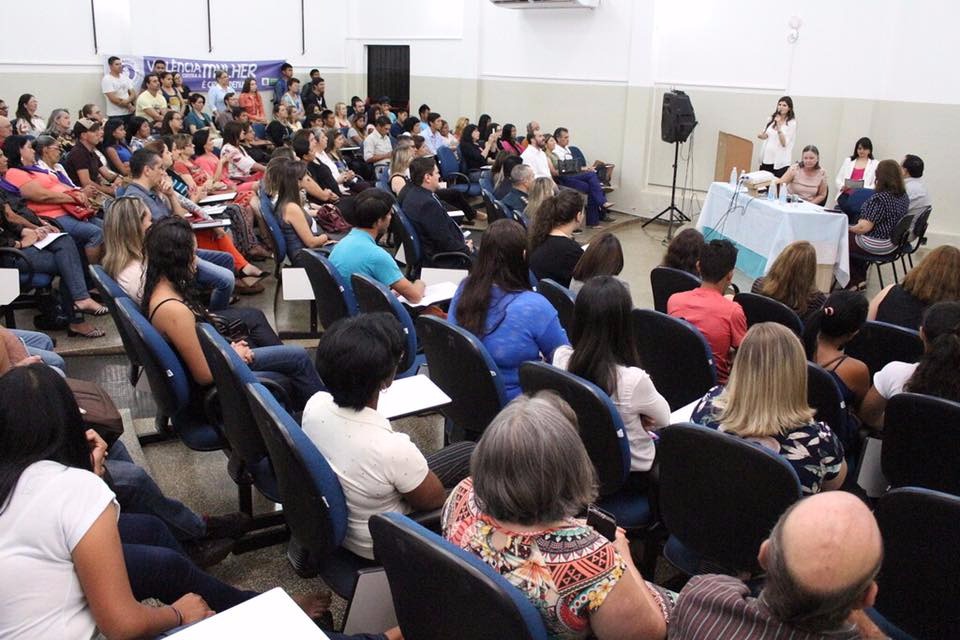 Grande Palestra e Debate marcou o encerramento do Agosto Lilás em Amambai.