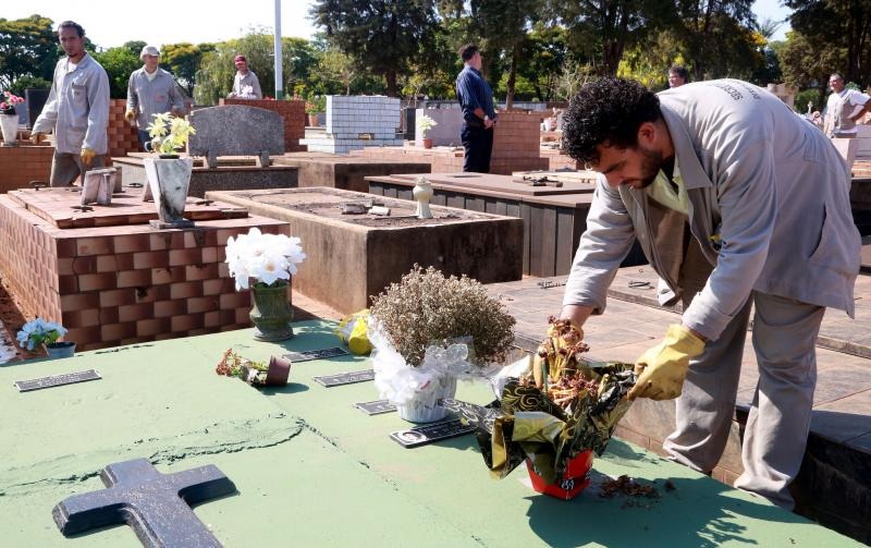 Secretaria de Saúde alerta para cuidados rotineiros contra a dengue