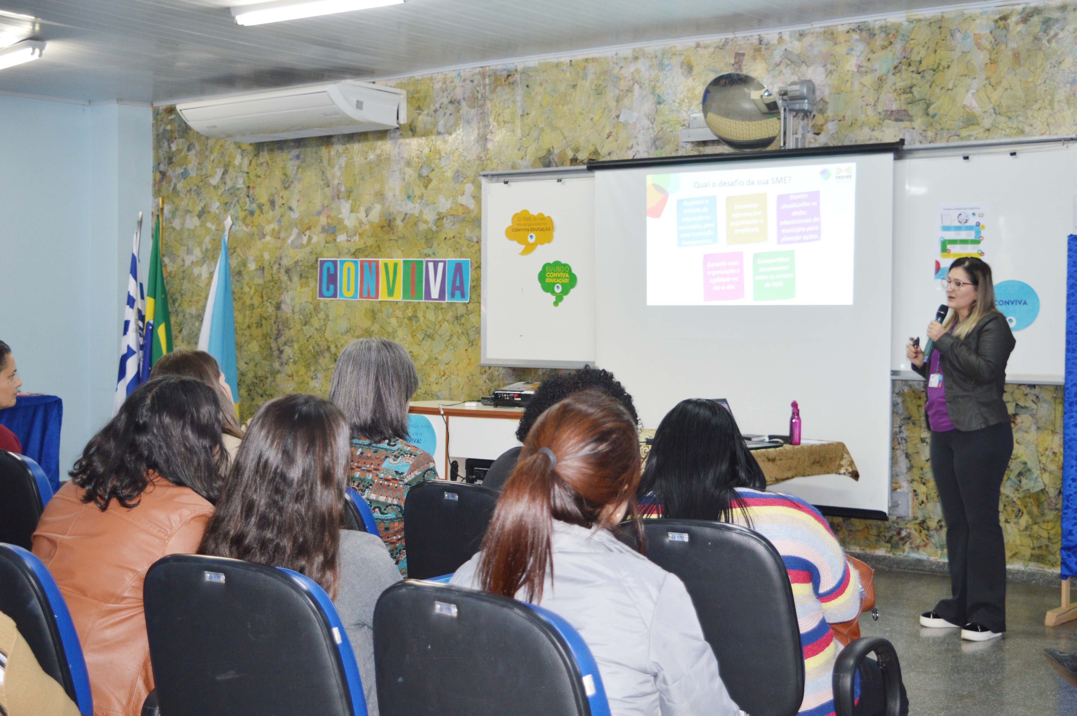 Amambai recebeu palestra sobre uso da plataforma Conviva Educação