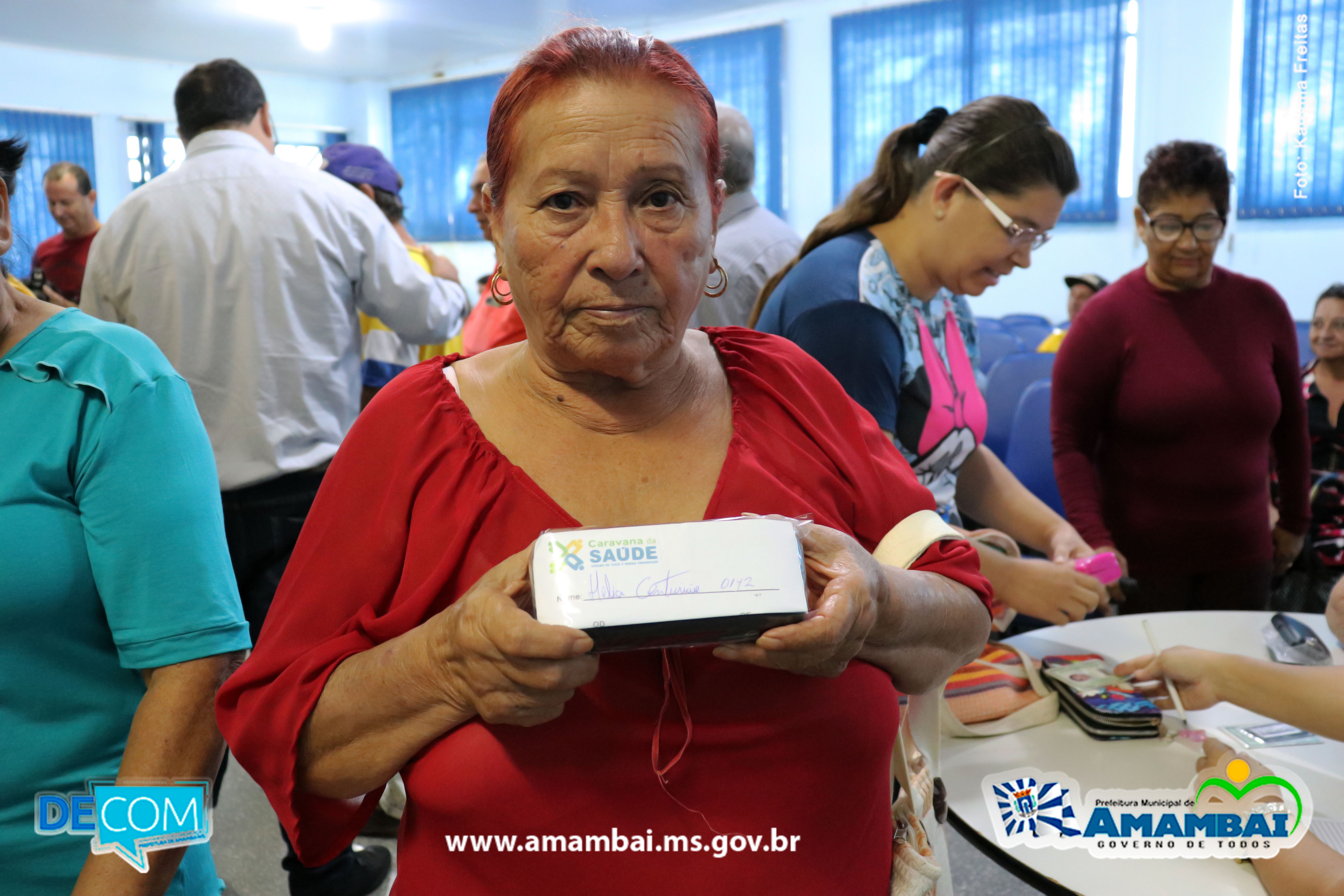 Prefeitura de Amambai e Secretaria de Saúde entregaram 70 óculos para a população