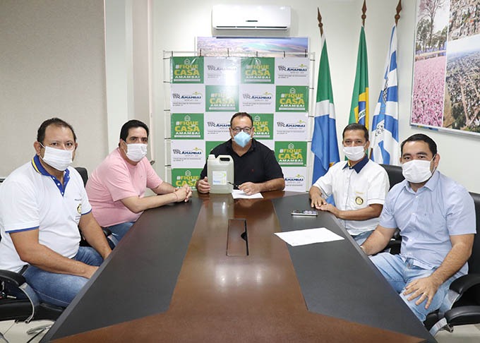 Rotary Club está distribuindo álcool 70% para entidades e instituições de Amambai