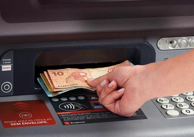 Prefeito de Amambai determina corte de 50% no salário de funcionários comissionados da administração