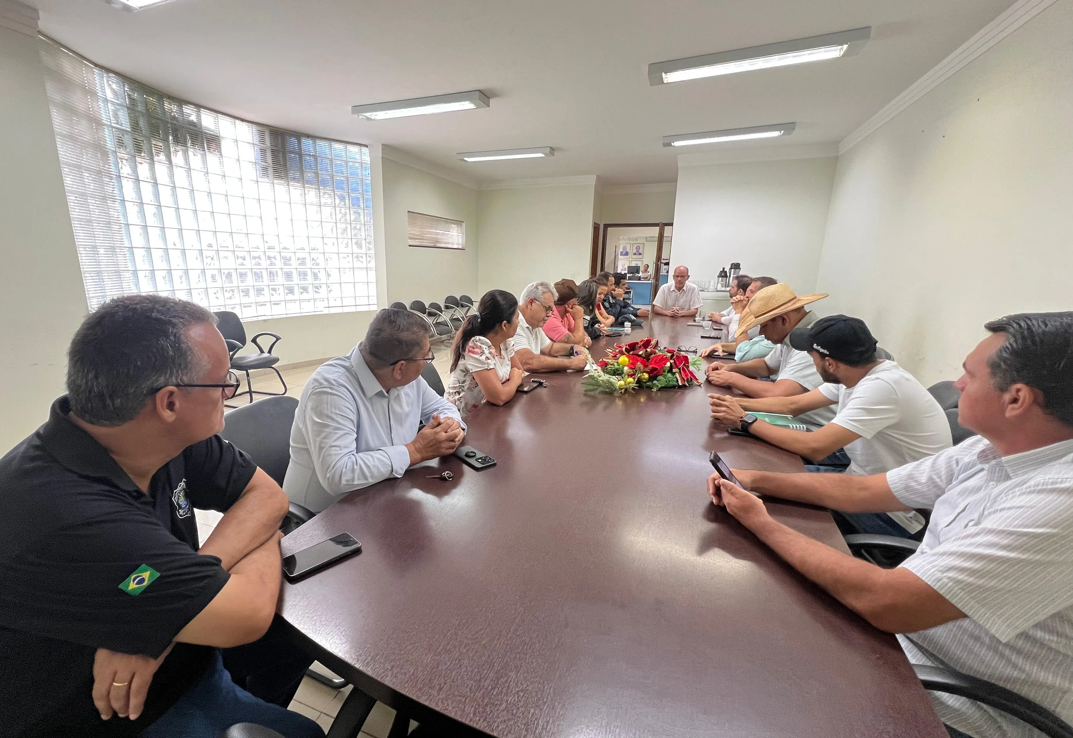 Prefeitura de Amambai reúne forças de segurança para tratar da segurança urbana no fim de ano