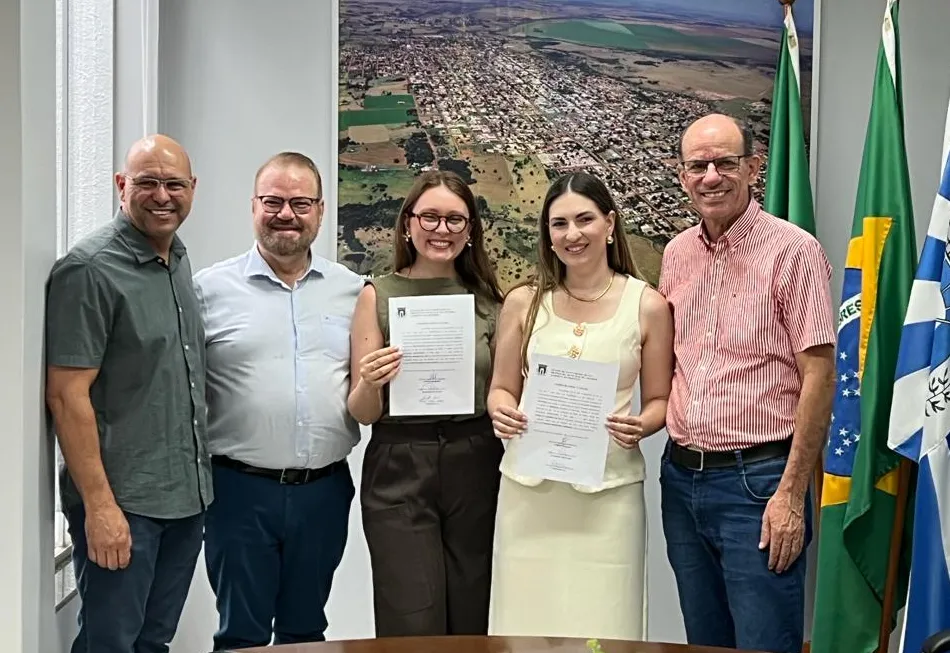 Prefeitura dá posse a duas concursadas nesta segunda-feira(1°)