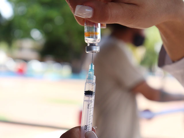 Secretária de Saúde informa próximos passos da vacinação em Amambai