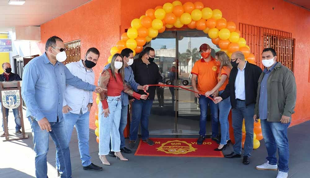 Com a presença de autoridades municipais e familiares, a Sua Salgaderia foi inaugurada nesta quinta-feira
