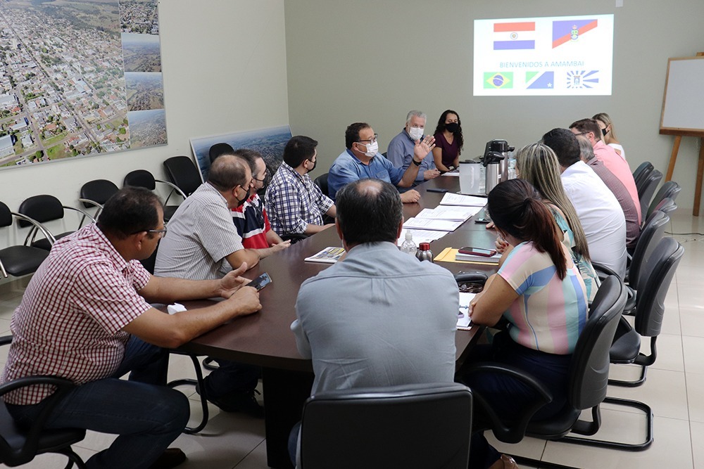 Dr. Bandeira e vereadores recepcionam comitiva de Concepción – PY para visita técnica ao município