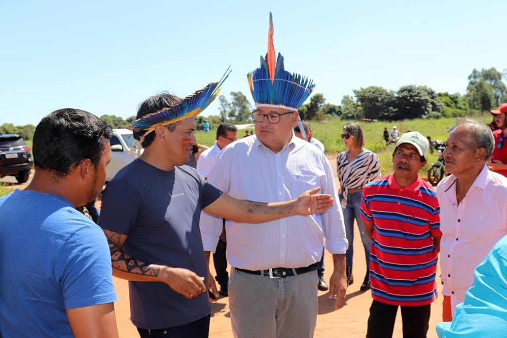 Prefeito de Amambai participa de festividades em alusão ao Dia do Índio