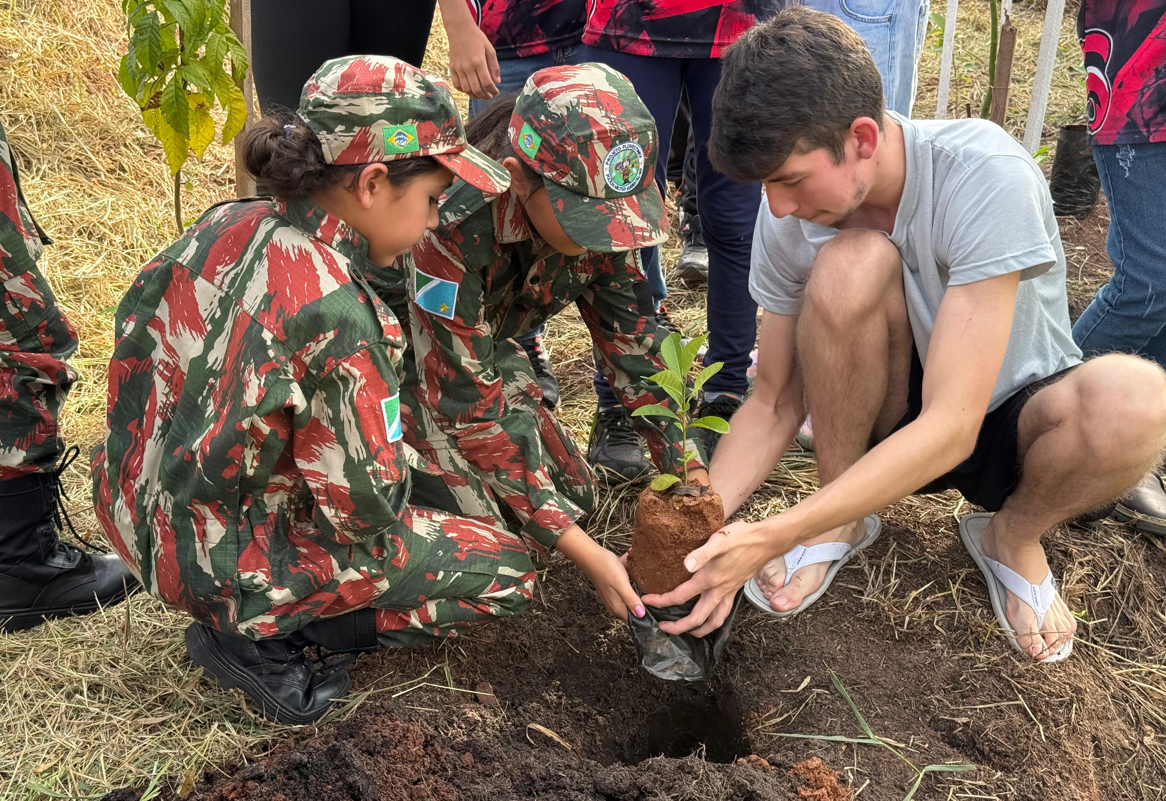 Conscientização e Ação: Semana do Meio Ambiente mobiliza Amambai com educação, parceria e plantio de mudas