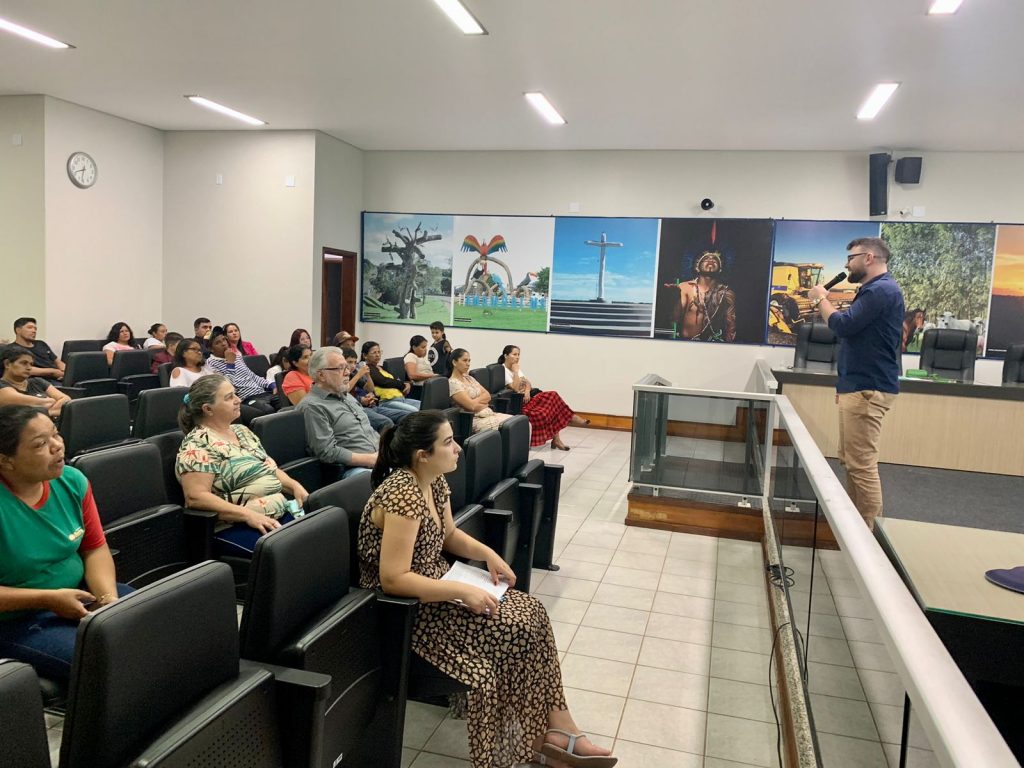 Beneficiários do projeto Sonho Meu participam de palestra sobre Planejamento de Carreira Pessoal