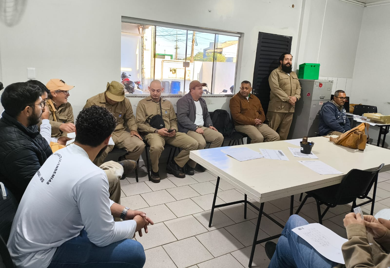 Mesmo com o frio, casos de dengue preocupam e mutirão é realizado nas vilas Doriane e Monte Cristo