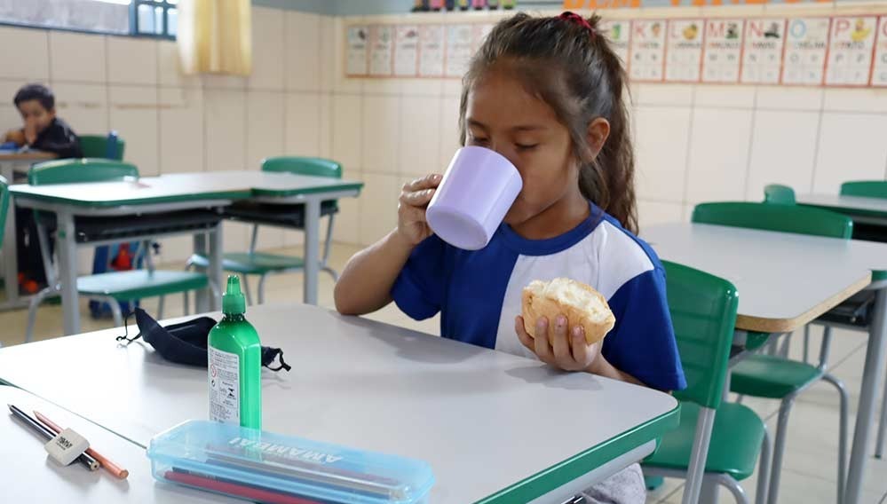 Alunos da rede municipal de ensino de Amambai recebem café da manhã diariamente nas escolas