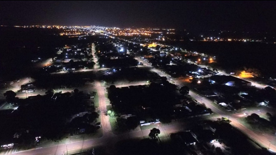 Durante live na vila Limeira, Prefeito Bandeira anuncia instalação de lâmpadas LED na região