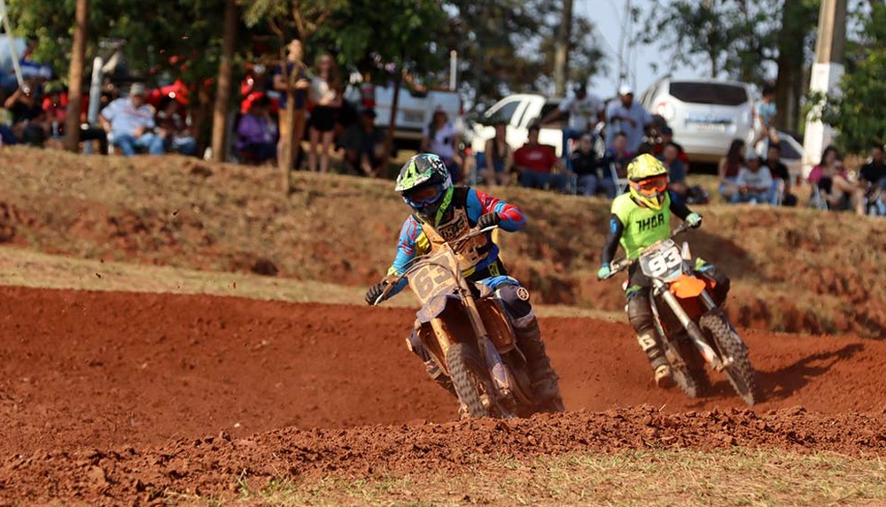 Pilotos deram show de adrenalina e emoção na Copa Cidade de Velocross em Amambai