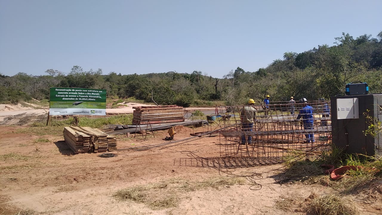 Avançam as obras da ponte de concreto na região da Fazenda Alexandria