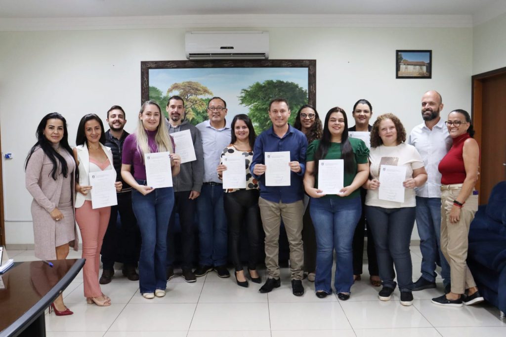 Mais nomeados tomam posse na Prefeitura de Amambai