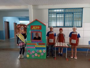 Estudantes da rede municipal de ensino realizam a Feirinha JEPP nos dias 1º e 2 de dezembro