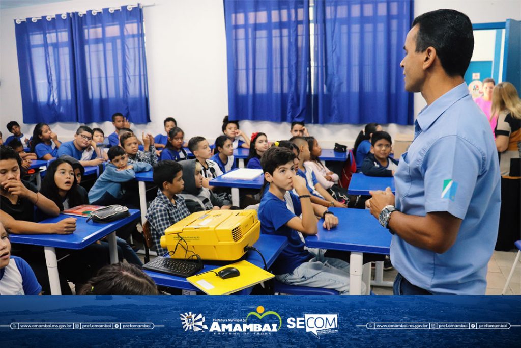 Escola Municipal Antônio Pinto da Silva recebe palestra educativa sobre a preservação da Água